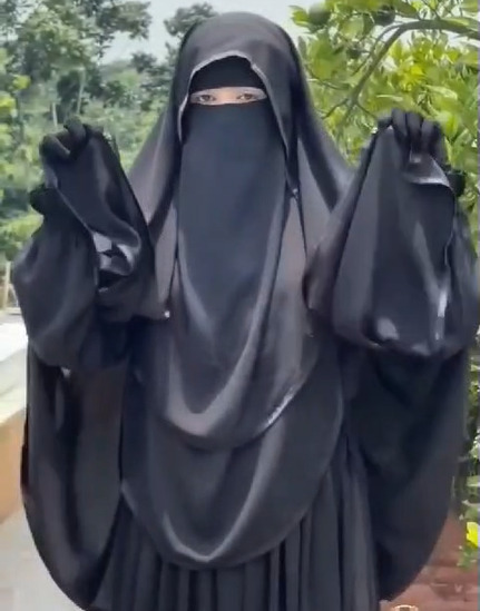 প্রিমিয়াম দুবাই চেরি হুডি হিজাব - স্টাইলিশ সাটিন বর্ডার ডিজাইন (৫৫ ইঞ্চি লম্বা) Only Hijab